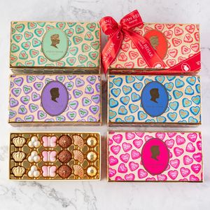 CAIXA DE 18 DOCES - ESPECIAL DIA DOS NAMORADOS