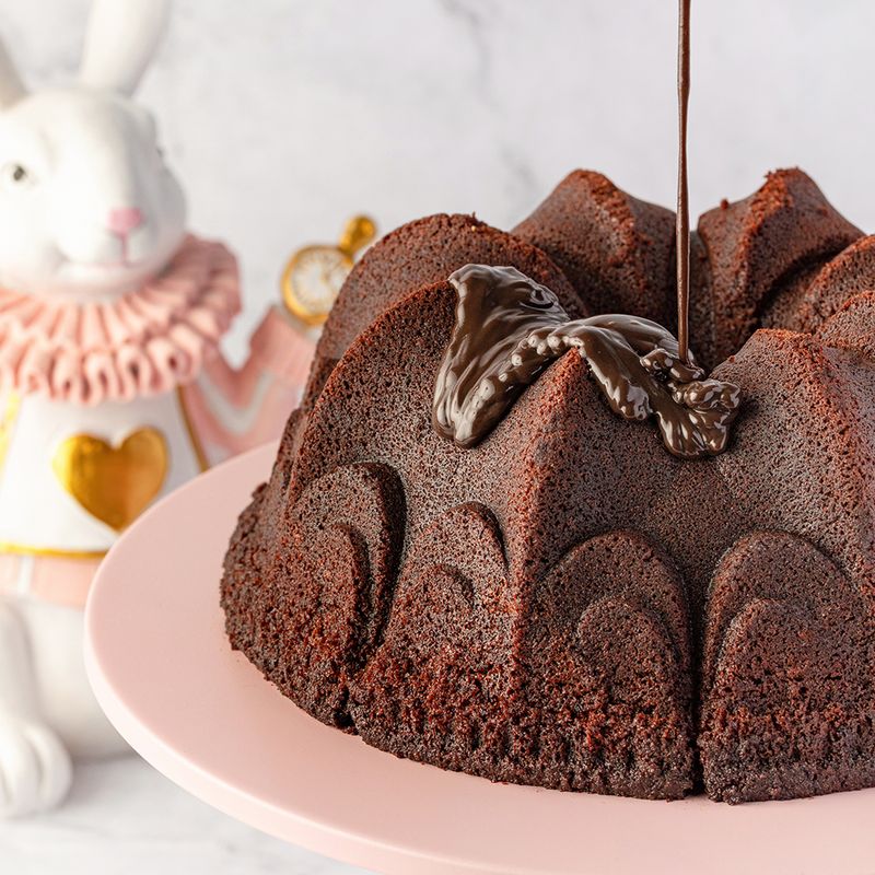 BOLO-DE-PASCOA-CHOCOLATE-COM-CALDA-DE-CHOCOLATE-2