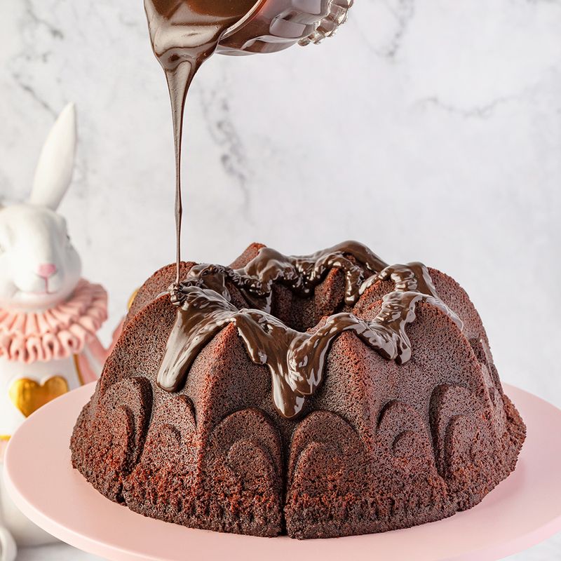BOLO-DE-PASCOA-CHOCOLATE-COM-CALDA-DE-CHOCOLATE-3